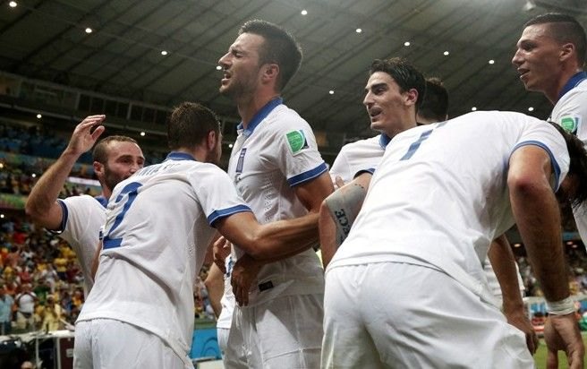 Τρελαίνει κόσμο η Ελλάδα, τεράστια πρόκριση στους «16» με νίκη 2-1 στο φινάλε