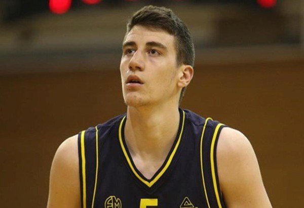 Η ΑΕΚ θέλει το next big thing του μπάσκετ, τον 17χρονο Βασίλη Χρηστίδη (VIDEO)