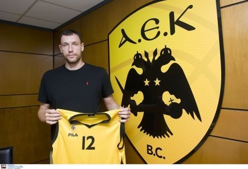 Ο Μαυροκεφαλίδης υπέγραψε το συμβόλαιο του και ντύθηκε στα "κιτρινόμαυρα"