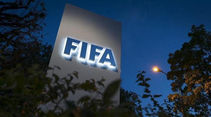 H FIFA αδειάζει την ΕΠΟ