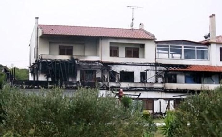 Το πόρισμα της πυροσβεστικής αναφέρει εμπρησμό στο σπίτι του Μπίκα