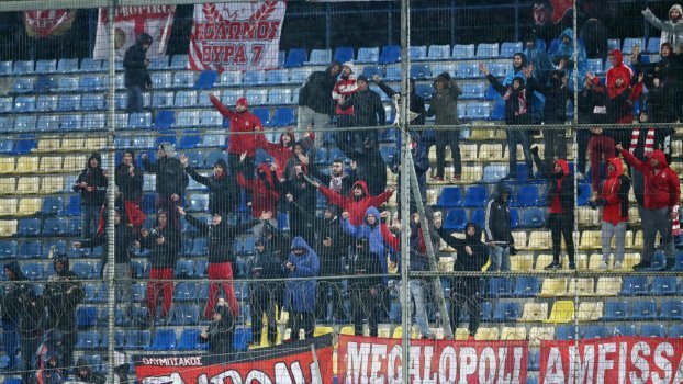 Μόνο για την ΑΕΚ ισχύουν τα απαγορευτικά: Mε 2.500 φιλάθλους στην Τρίπολη ο Ολυμπιακός!
