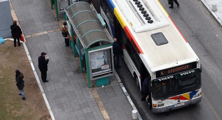 Θεσσαλονίκη: Παράνομο παρκάρισμα άφησε περιοχή χωρίς λεωφορεία! (ΦΩΤΟ)