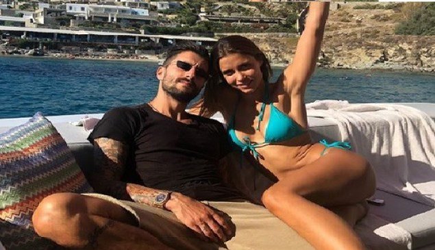 Eτοιμος να συγκατοικήσει με τη νέα του σύντροφο είναι ο Κονέ Eτοιμος να συγκατοικήσει με τη νέα του σύντροφο είναι ο Κονέ