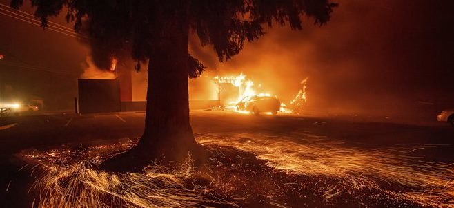 Αυξάνονται δραματικά οι νεκροί από τις φωτιές στην Καλιφόρνια