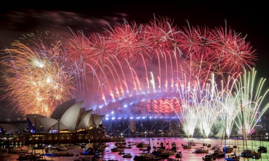 Happy New Year! Οι πρώτες χώρες που υποδέχθηκαν το 2019