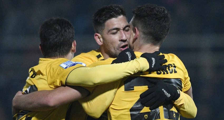 Η ΑΕΚ ξανά στο -6 από τη δεύτερη θέση στην Super League