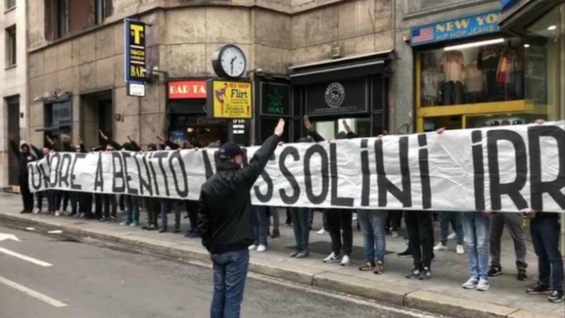 Ντροπή και αηδία: Φασιστικό πανό από τους οπαδούς της Λάτσιο για τον Μουσολίνι