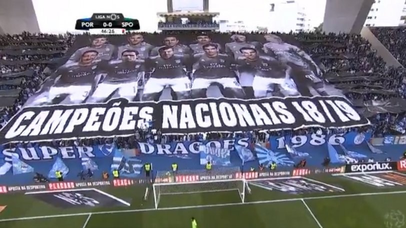 Οι οπαδοί της Πόρτο έφτιαξαν πανό με 11άδα διαιτητών και φανέλες της Μπενφίκα! (VIDEO)