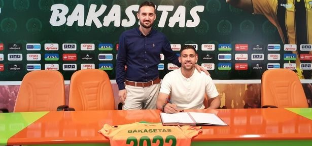 Μπακασέτας: «Νέοι στόχοι και νέες φιλοδοξίες» (ΦΩΤΟ) Μπακασέτας: «Νέοι στόχοι και νέες φιλοδοξίες» (ΦΩΤΟ)