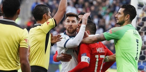 Copa America: Ετσι αιτιολόγησε ο διαιτητής την αποβολή του Μέσι