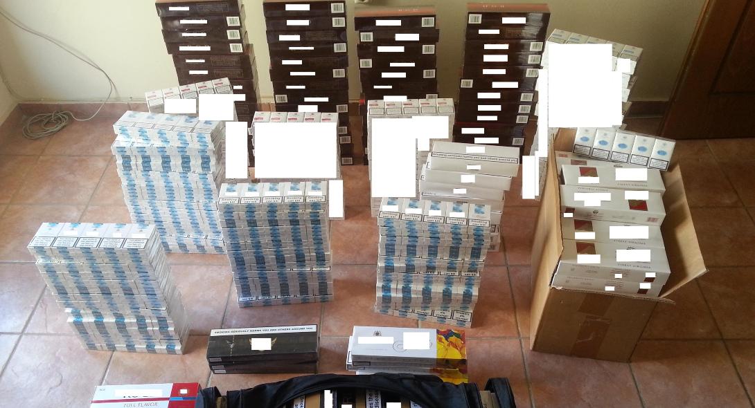 Βρέθηκαν 165.000 πακέτα με λαθραία τσιγάρα σε αποθήκη στη Μαγούλα