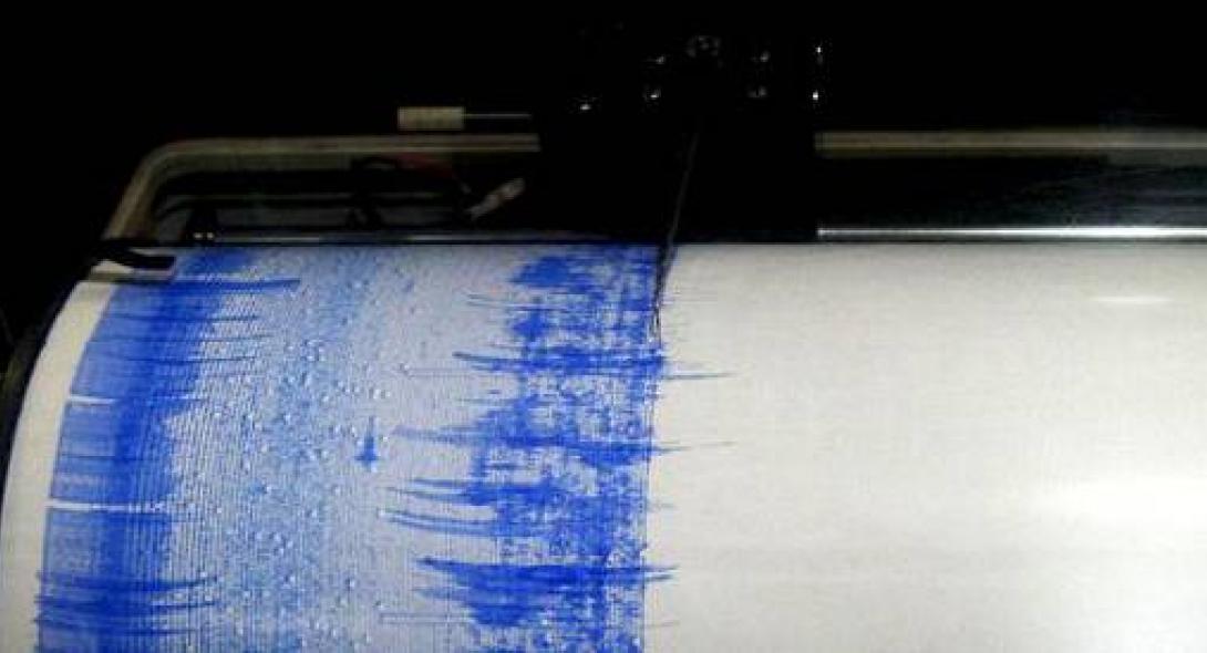 Σεισμός 7,4 Ρίχτερ στην Ινδονησία – Προειδοποίηση για τσουνάμι