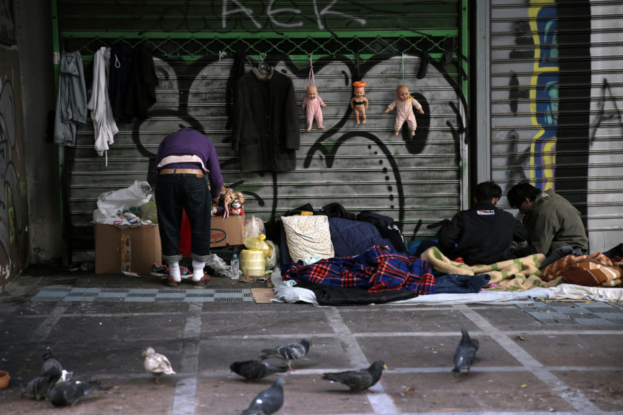 Θερμαινόμενοι χώροι για τους άστεγους σε Αθήνα και Πειραιά