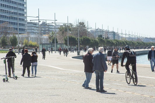 Κορωνοϊός: Αδιανόητο-Η παραλία της Θεσσαλονίκης ήταν και πάλι γεμάτη κόσμο! (ΦΩΤΟ)