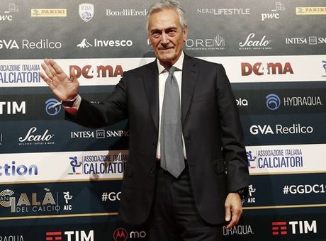 Γκραβίνα: "Θα τελειώσει Ιούλιο ή Αύγουστο η Serie A"