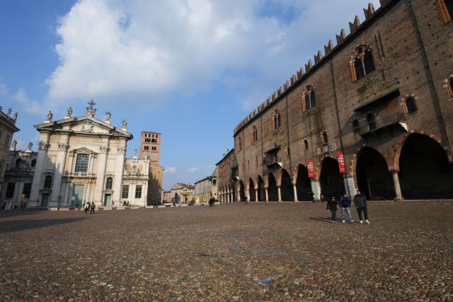 «Χάος» στην Ιταλία: Άλλα 2.500 κρούσματα κορωνοϊού!