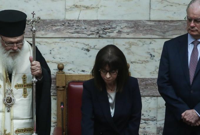 Ορκίστηκε νέα Πρόεδρος της Δημοκρατίας η Κατερίνα Σακελλαροπούλου