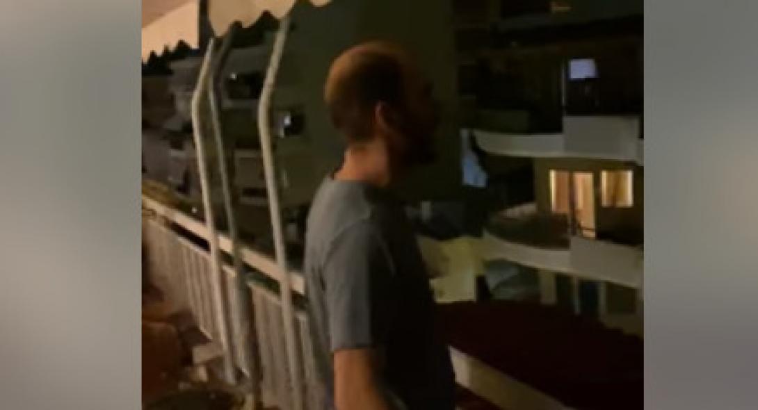 Κορωνοϊός: Τραγουδούσε στο μπαλκόνι Λένα Ζευγαρά και του φώναξαν «σκάσε ρε!» (VIDEO)