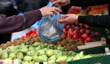 Κορωνοϊός: Γιατροί θα θερμομετρούν πωλητές στις λαϊκές από τη Δευτέρα στη Θεσσαλονίκη