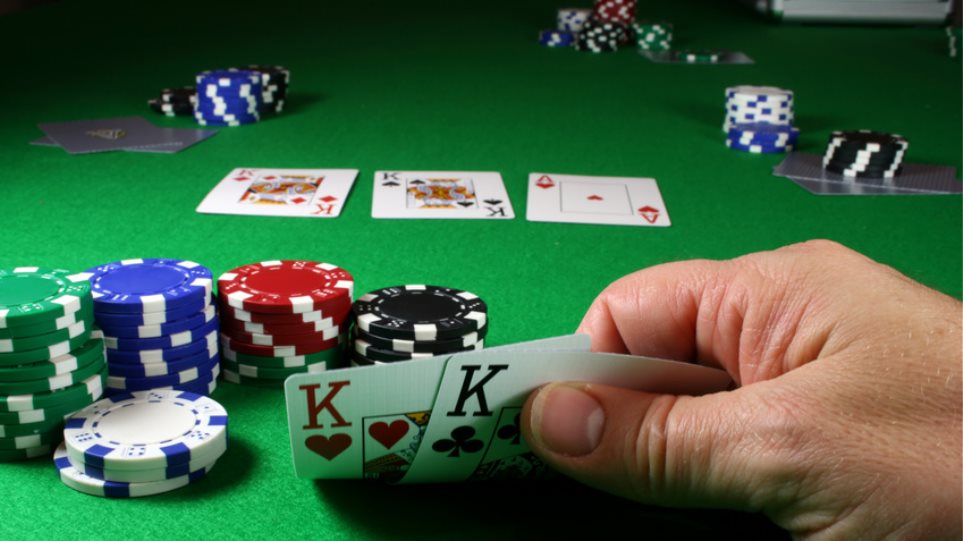 Κορωνοϊός: «Έσπασαν» την καραντίνα και έπαιζαν παράνομα πόκερ