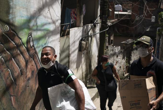 Βραζιλία: Ο Μπολσονάρου όρισε ημέρα νηστείας και προσευχής για να «διώξει» τον ιό