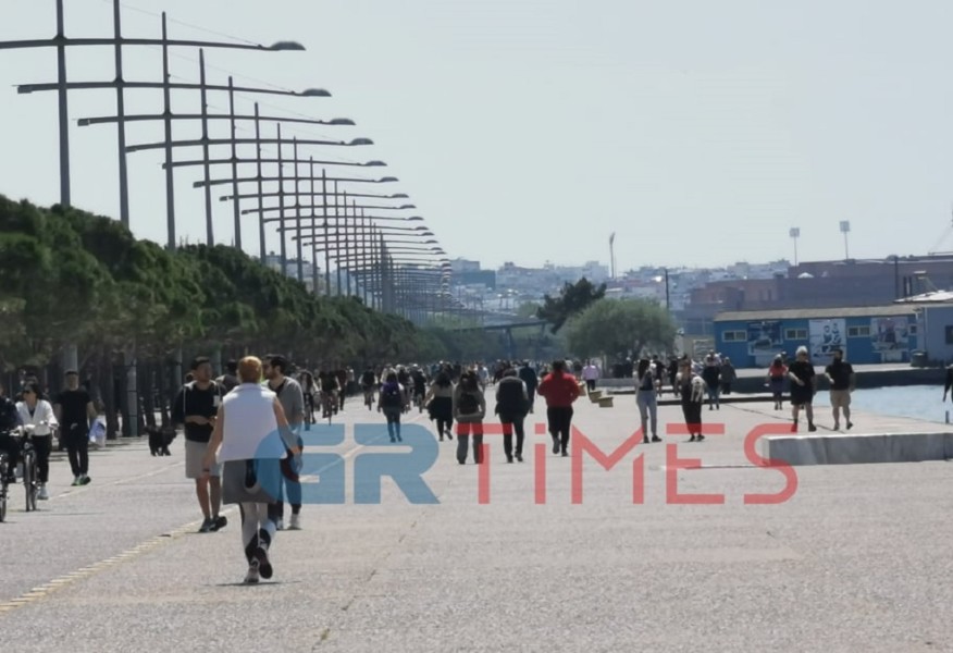 Συνωστισμός στη Νέα Παραλία της Θεσσαλονίκης