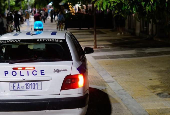 Θεσσαλονίκη: Υπάλληλος του δήμου έκλεβε με υπηρεσιακό γερανό αυτοκίνητα