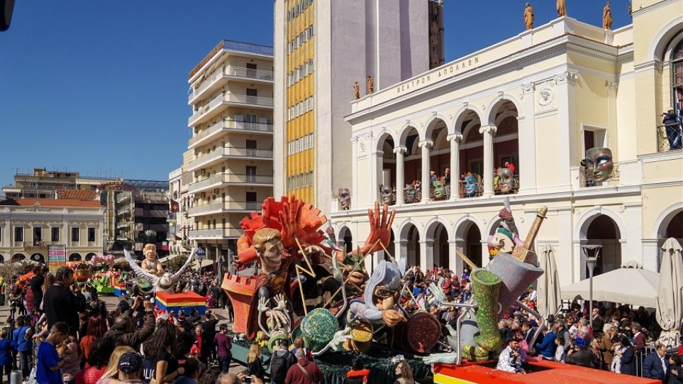 Κορωνοϊός: Το πατρινό καρναβάλι μετατέθηκε για τον Σεπτέμβριο