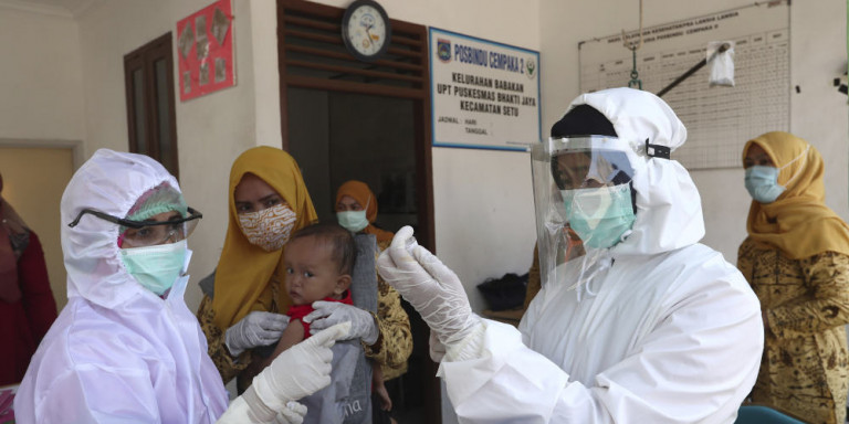Κορωνοϊός: 16.000 εθελοντές δέχονται να εκτεθούν στον ιό -«Ανθρώπινη πρόκληση» για να βρεθεί το εμβόλιο