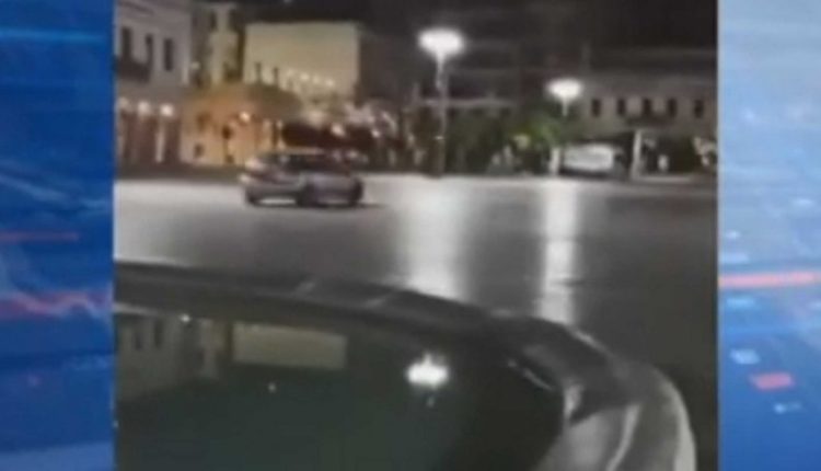 Πάτρα: Οδηγός έκανε... πίστα για μπαντιλίκια την κεντρική πλατεία της πόλης (VIDEO)