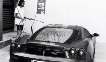 Στέφανος Τσιτσιπάς: Πλύσιμο... πολυτελείας στη νέα του Ferrari (VIDEO)