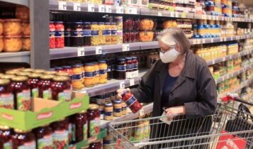 Κορωνοϊός: Υποχρεωτική η χρήση μάσκας από αύριο σε εργαζόμενους και πελάτες σούπερ μάρκετ