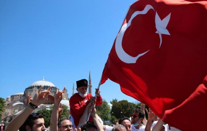 Νέα πρόκληση από την Τουρκία: «Να θυμηθούν τι έπαθαν στο Αιγαίο όσοι δεν έδειξαν σεβασμό στη σημαία μας»