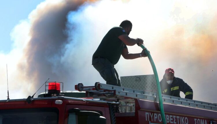 Μεγάλη φωτιά στο Κολιάκι Επιδαύρου Μεγάλη φωτιά στο Κολιάκι Επιδαύρου