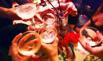Κορωνοϊός: Αλλάζουν όλα στη διασκέδαση -Τέλος το ποτό στα όρθια