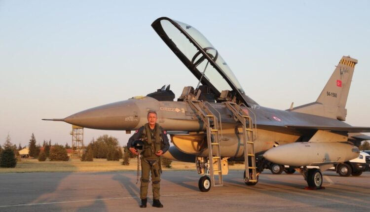 Σόου Ακάρ: Πέταξε με F-16 και απείλησε Ελλάδα και Γαλλία (VIDEO)