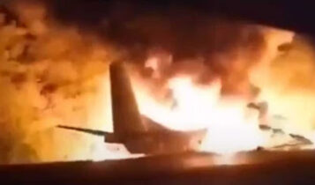 Ουκρανία: Τουλάχιστον 25 νεκροί από την συντριβή αεροπλάνου (VIDEO)