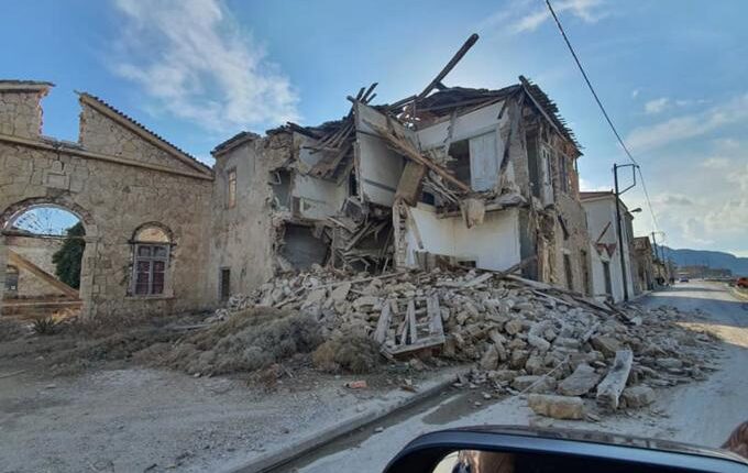 Σάμος: 19 οι τραυματίες από τον σεισμό -Ενας 14χρονος και μία 63χρονη μεταφέρονται σε νοσοκομεία της Αθήνας
