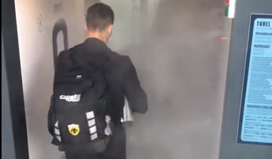 ΑΕΚ: Στο ξενοδοχείο στην Πορτογαλία μέσα από ειδικό μηχάνημα απολύμανσης! (VIDEO)