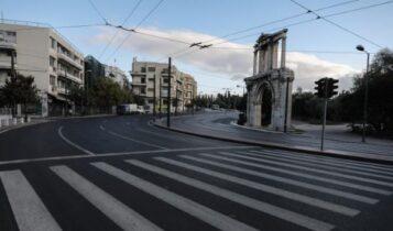 Lockdown: Εικόνες από την άδεια Αθήνα -Στο δρόμο 5.000 αστυνομικοί (ΦΩΤΟ)