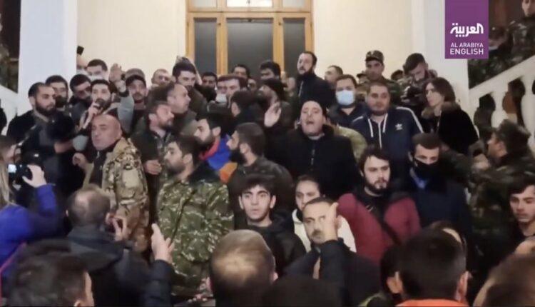 Τέλος ο πόλεμος στο Ναγκόρνο Καραμπάχ - Οργή λαού και διαδηλώσεις στην Αρμενία (VIDEO)