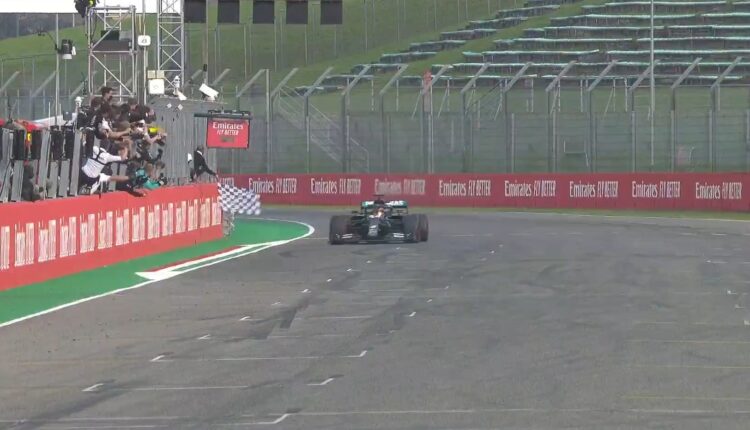Formula 1: Πρώτος ο Χάμιλτον, πρωταθλήτρια η Mercedes (VIDEO)