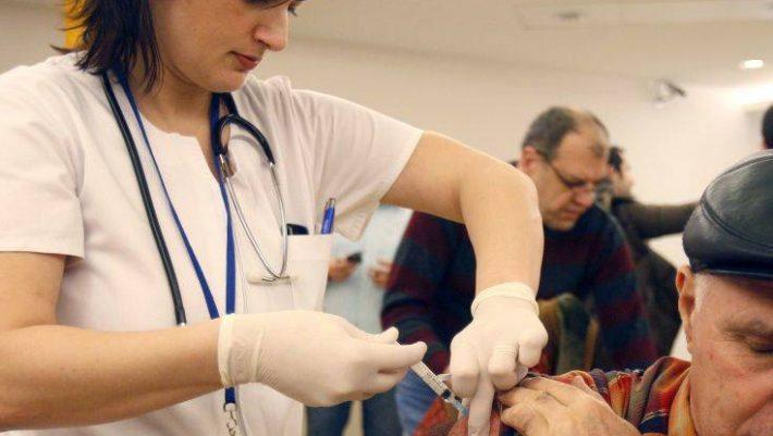 Εμβόλιο covid: Τι πρέπει να κάνουν όλοι οι Ελληνες λίγα λεπτά πριν τον εμβολιασμό