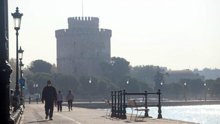 Συνεχής μείωση κρουσμάτων, αλλά…: Για ποιο λόγο υπάρχει τέτοια ανησυχία για τον κορωνοϊό στην Θεσσαλονίκη;