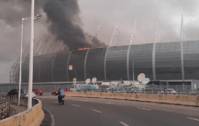Βραζιλία: Φωτιά σε γήπεδο στολίδι του Μουντιάλ! (ΦΩΤΟ-VIDEO)