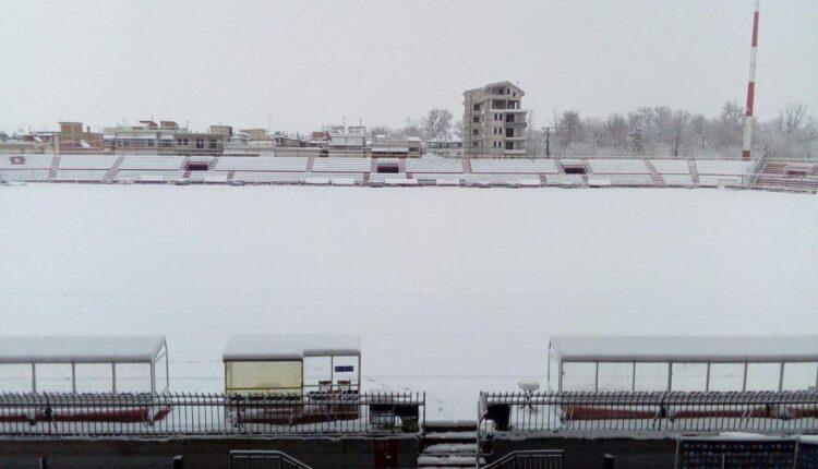 Λάρισα-ΑΕΚ: Στα 13 εκ. φτάνει το χιόνι στο Αλκαζάρ -Ολα ανοικτά για το ματς! (ΦΩΤΟ)