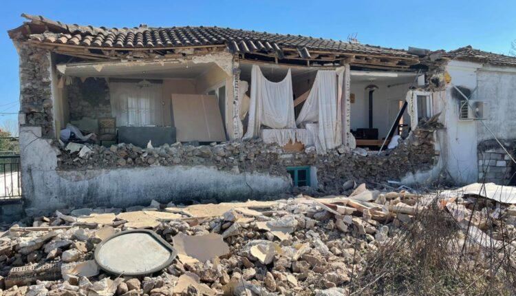 Σεισμός στην Ελασσονα: Κατέρρευσαν σπίτια και εκκλησίες, ζημιές σε σχολεία (ΦΩΤΟ)