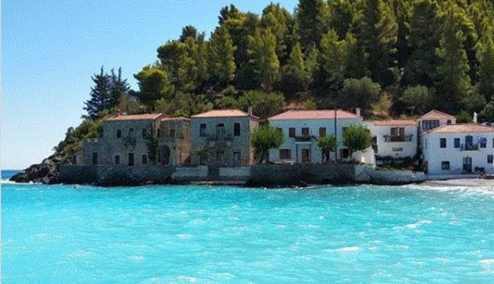 3 παραλίες, 4 ταβέρνες: Το «αθέατο» χωριό που αγνοούν οι τουρίστες είναι το πιο καθαρό στην Ελλάδα (ΦΩΤΟ)