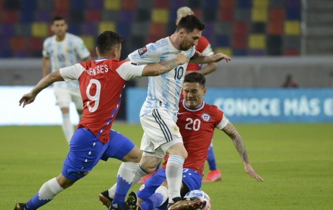 «Στραβοπάτημα» για Αργεντινή, έμεινε στο 1-1 με τη Χιλή (VIDEO)